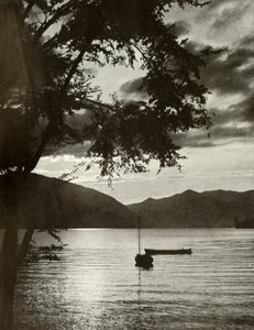 中禅寺湖，1910年。 作者 赫伯特·庞廷