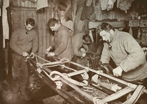 为极地旅程准备雪橇Crean，Forde，Lashly，PO Evans，c1911，1913年。 作者 赫伯特·庞廷