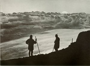 1910年富士山顶的日落。 作者 赫伯特·庞廷