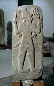 赫梯文明：Tempete 之神的玄武岩石碑。 帝国新赫梯人。 公元前 9 世纪。 来自巴比伦。 暗淡。 141 厘米伊斯坦布尔考古博物馆