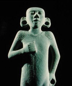 塔姆因的年轻人，后古典时期（1300-1521）（石雕）（207851的细节）。 作者 华泰克华泰克