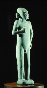 塔木因的年轻人，后古典时期（1300-1521）（石雕）（另见207852）。 作者 华泰克华泰克