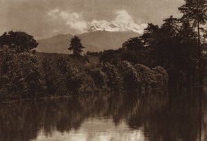 墨西哥：从米拉弗洛雷斯看到的伊兹塔奇瓦特尔（黑白照片） 作者 雨果·布雷默