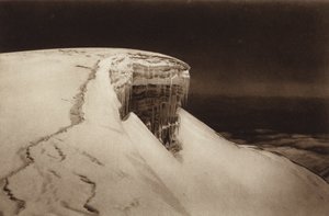 墨西哥：伊兹塔奇瓦特尔山顶的冰山（黑白照片） 作者 雨果·布雷默
