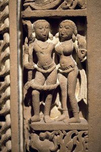 Couple of lovers. Door frame in carved stone, art of Rajasthan or Uttar Pradesh (India), 9th-10th century. National Museum of Korea, Seoul (South Korea). 作者 印度学校