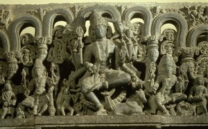 Lintel描绘三位一体：Siva，Brahma和Vishnu，Warangal，Kakatiya 作者 印度学校