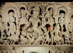 Lintel以印度三位一体为特色，来自Waranal，Andhra Pradesh，Kakatiya王朝 作者 印度学校