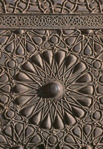 苏丹al-Zahir Barquq的madrasa的门，细节（木头） 作者 伊斯兰学校
