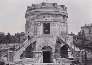 Italy: Theodorics tomb, Ravenna (b/w photo) 作者 意大利摄影师