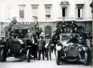 米兰，1922 年 8 月 3 日至 4 日。法西斯分子对罢工的反应。 斯卡拉广场的行动小组。 作者 意大利摄影师