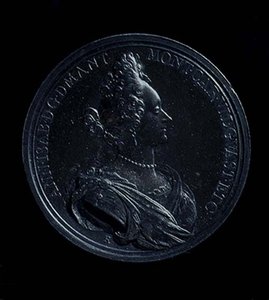 1698年铸造的曼图亚的安娜-伊莎贝拉肖像奖章的正面。铭文。ANN-I SAB- D G MANT MONT CAR VIL GVAST ET C（银）（背面见119198）。 作者 意大利学校