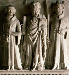 来自 Campione 学校的 Saint Paul、Saint Laurent 和 Saint Etienne Bas 浮雕。 来自意大利的 Castelseprio。 14 世纪米兰，古代艺术博物馆 作者 意大利学校