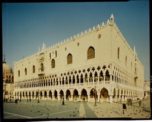 Palazzo Ducale的西部门面的看法，14-15世纪 作者 意大利学校