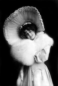 玛丽·斯图霍尔姆（Marie Studholme）1875-1930，英国女演员，1900年代。
