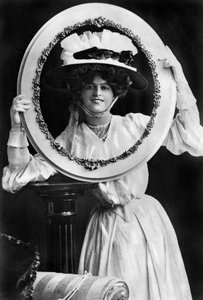 玛丽·斯图霍尔姆（Marie Studholme）1875-1930，英国女演员，1904年。
