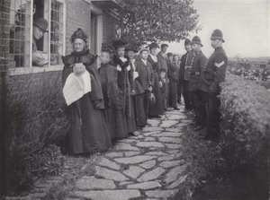 Biddenden Maids Charity，分发面包和奶酪 作者 J.本杰明·斯通