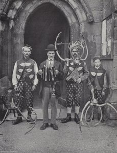 Horn Dance，Abbots Bromley，四位表演者 作者 J.本杰明·斯通