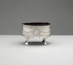 盐菜c。 1785-1803（银和玻璃） 作者 雅各布·杰里特（Jacob Gerritse）（attr.to）兰辛