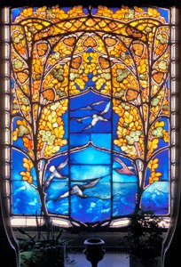 Nancy (department 54), Art Nouveau, Hotel Bergeret, Stained glass window “roses & seagulls” (photo)