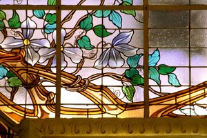 南希（第 54 部），新艺术风格，“La verriere aux Clematites”（1901 年）-细节，Jacques Gruber 的彩色玻璃（1870-1936 年），位于圣乔治街的 Credit Lyonnais