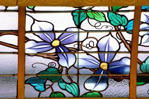 南锡（54省），新艺术，"La verriere aux Clematites"（1901）--细节，雅克-格鲁伯（1870-1936）的彩色玻璃，在里昂信贷，圣乔治街。