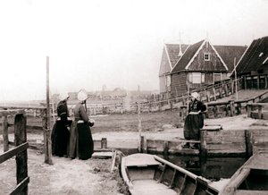 传统服饰中的女性，马肯岛，荷兰，1898年