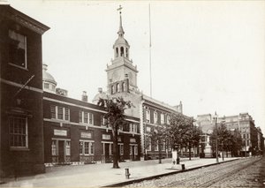 独立大厅，栗子街，南侧在第5和第6街之间，1898年（bw照片） 作者 詹姆斯·希尔兹