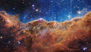 船底座星云中的宇宙悬崖（近红外相机图像）