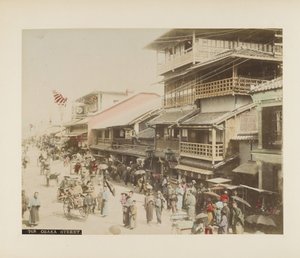 日本大阪的一条街道（手绘黑白照片）。 作者 日本摄影师