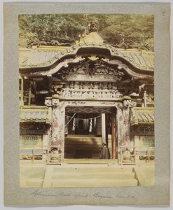 Chinese Gate, Tōshō-gū, Nikko, Japan (hand-coloured b/w photo) 作者 日本摄影师