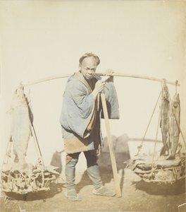 Fisherman with his catch (hand-coloured b/w photo) 作者 日本摄影师