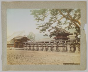 日本东京芝公园寺庙外的石灯笼（手绘黑白照片） 作者 日本摄影师