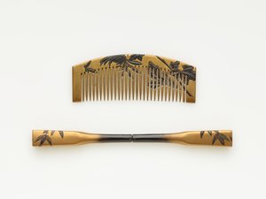 19世纪末至20世纪初的梳子和发夹（木头和漆金） 作者 日本学校