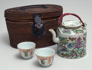 日本茶具用柳条手提箱，c.1850（瓷器）