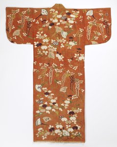 和服，18世纪末（锦缎丝绸，丝绸和金属线） 作者 日本学校