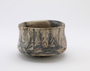 门和松树，Kujiri，Tajimi，岐阜县，桃山时代（陶瓷）设计的茶碗 作者 日本学校