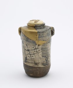 Oribe风格，京都，京都府，江户时代，17世纪末或19世纪初（陶瓷）的两个表耳的茶叶罐 作者 日本学校