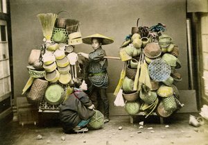 篮子卖家，约 1888 年（手绘白蛋白照片） 作者 日本学校