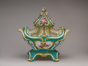 塞夫勒罐装花瓶 作者 让·克洛德·杜普里西斯（Jean-Claude Duplessis）