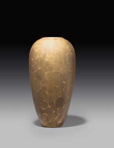 花瓶，约1925年（金属漆）
