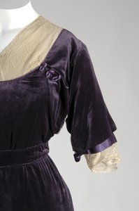 下午礼服 作者 珍妮·帕奎因