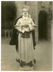 爱丽丝-麦凯-凯利，约1905-40（明胶银照片）。 作者 杰西·塔伯·比尔斯（Jessie Tarbox Beals）