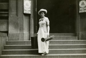 比尔在工作，1904年 作者 杰西·塔伯·比尔斯（Jessie Tarbox Beals）