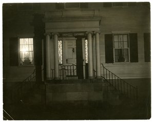 美国波士顿门口，约1902-10年（明胶银照片）。