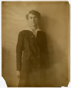 弗朗西斯-莫尔，约1905-40（明胶银照片 作者 杰西·塔伯·比尔斯（Jessie Tarbox Beals）