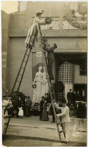 杰西-塔伯斯-比尔斯，自画像，圣路易斯世界博览会，约1905-40（明胶银照片）。