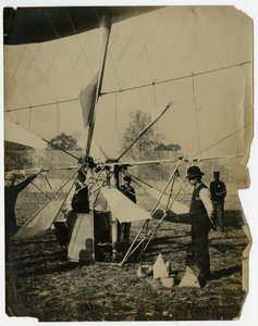 "流星号 "飞艇 作者 杰西·塔伯·比尔斯（Jessie Tarbox Beals）