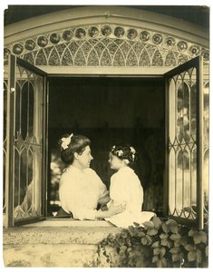 Ernest Thompson Seton夫人和女儿Ann 作者 杰西·塔伯·比尔斯（Jessie Tarbox Beals）
