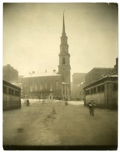 美国公园街教堂，约1902-10（明胶银照片 作者 杰西·塔伯·比尔斯（Jessie Tarbox Beals）