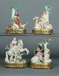 以约翰·约阿希姆·坎德勒（约翰·约阿希姆·坎德勒（1706-75）为模型，18世纪中叶，代表四大洲的四个Meissen团体与路易十六ormolu一同登上